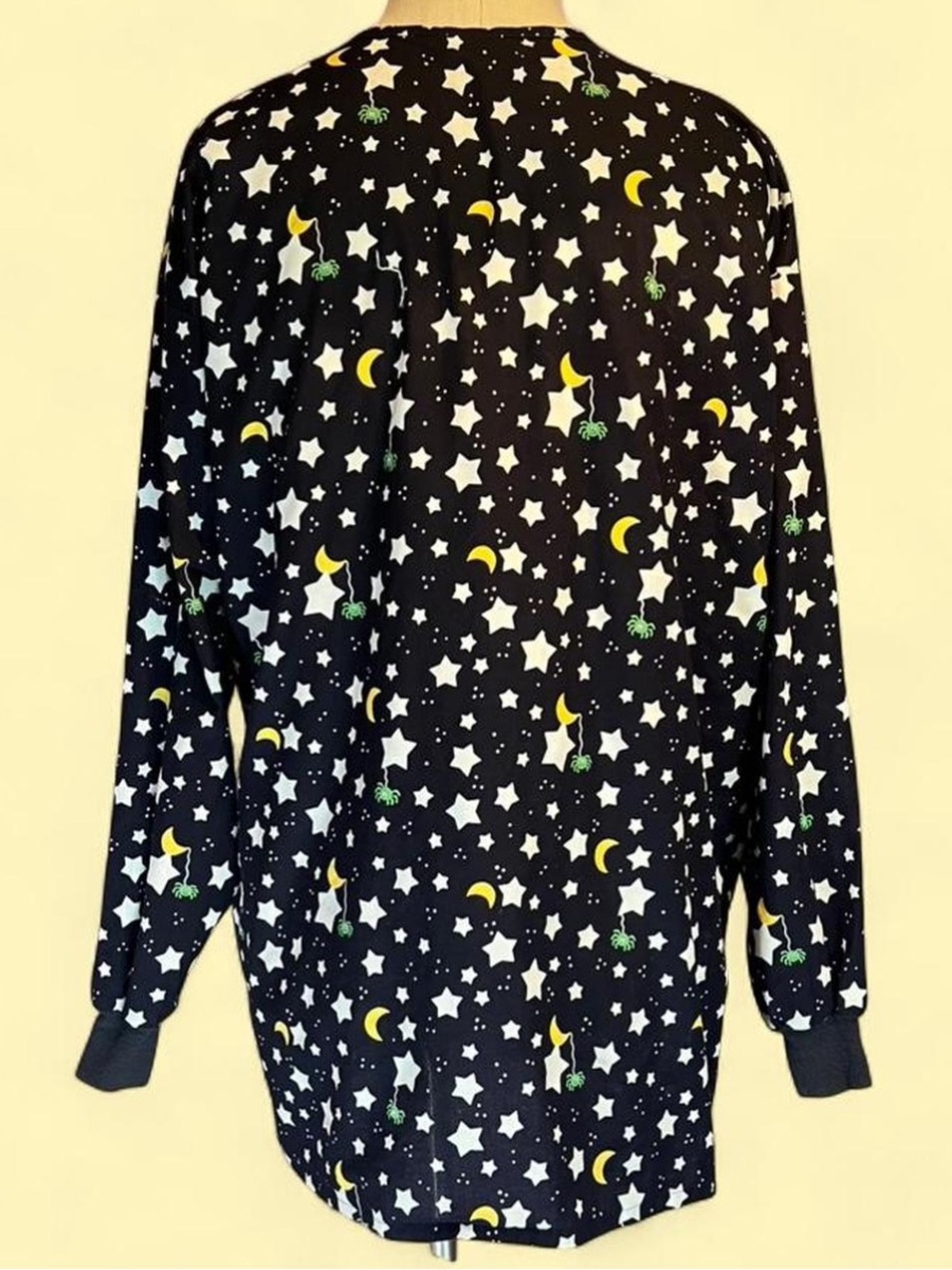 ⭐️Tafford Black Scrub Shirt with White Star & Moon Print • Nightshirt • Vintage - Picture 3 of 6